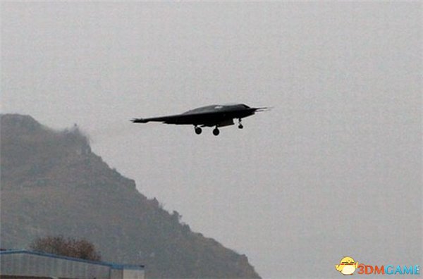 中国威武！“利剑”隐身无人攻击机已成功首飞